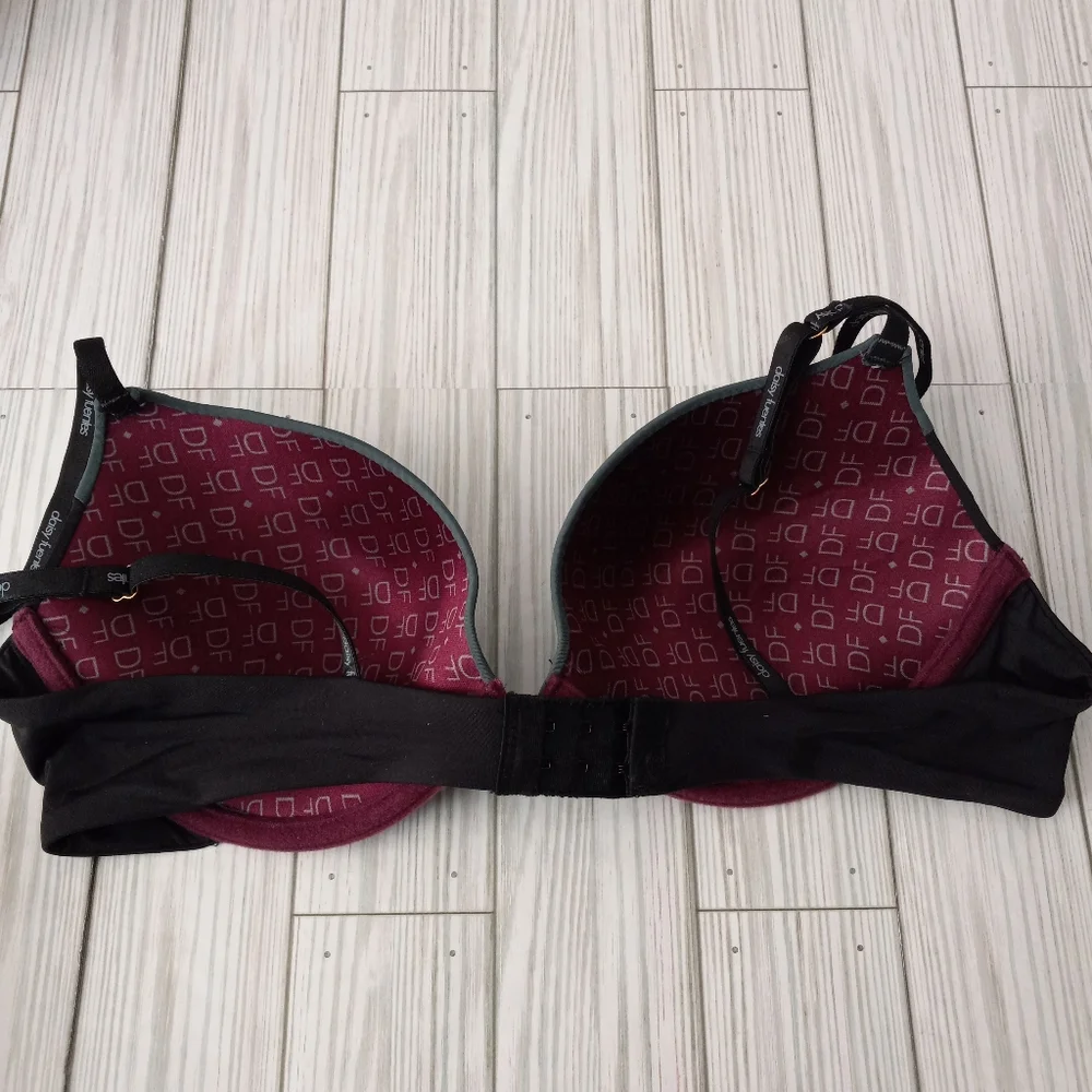 Daisy Fuentes Colorblock Classic Tshirt Plunge Bra Style DF218A